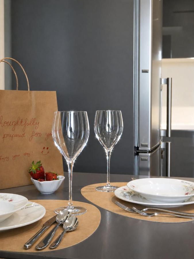 Sea View Apartment Lungomare - Steps from the Sea - Ferienwohnung Vlora