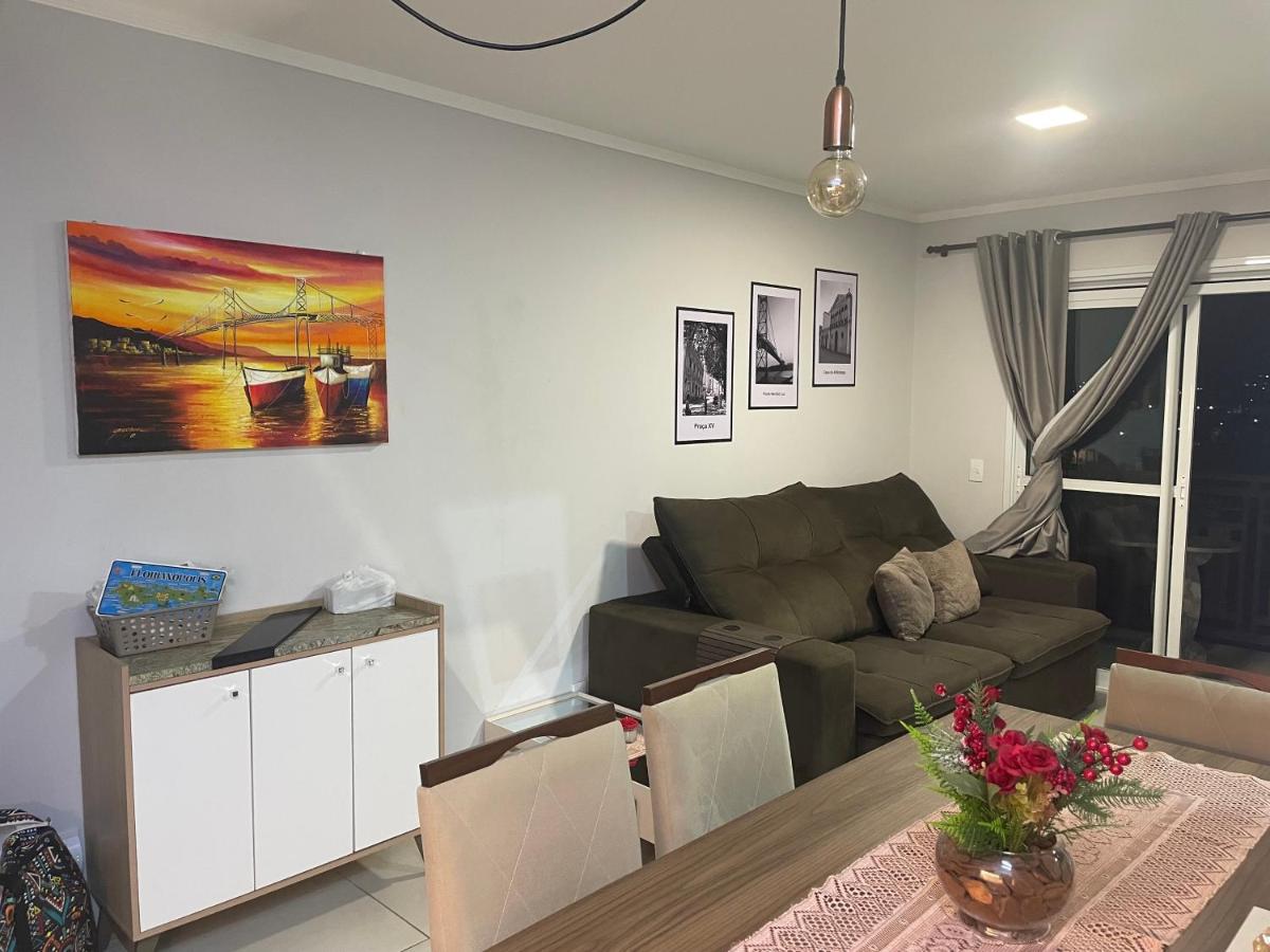Apto aconchegante com 2 quartos completos - B&B Biguaçu
