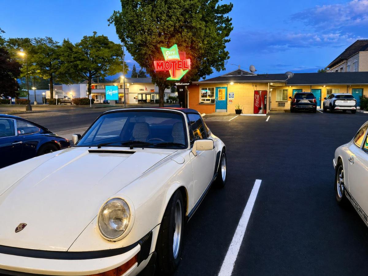 The City Center Motel - Bed and Breakfast Medford