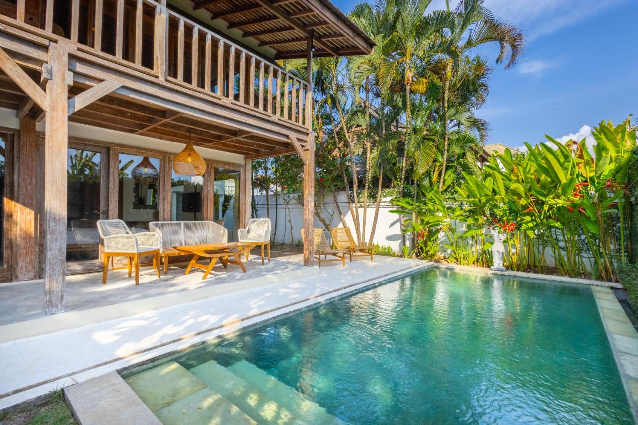 Modern 3BR Villa near Beach Villa Vintage 1 Private Pool & Great Value July&August - Chambres d'hôtes Canggu