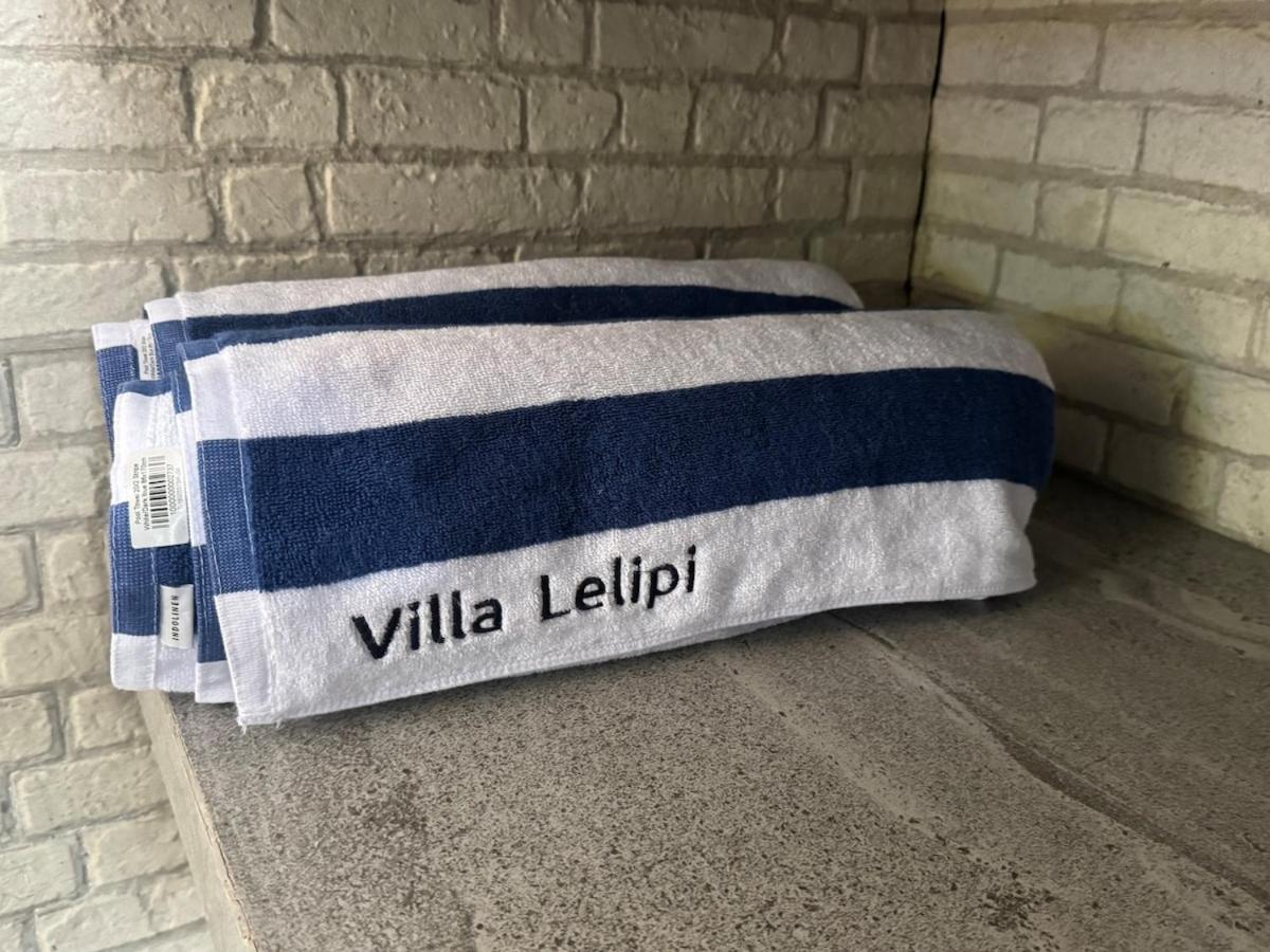 Villa Lelipi, 5 bed, 5 bathroom 5min walk to beach - Bed and Breakfast Seminyak