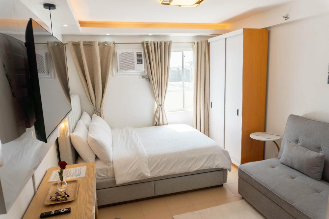 Bayview Haven Studio at Marina Spatial Condominium - Bed and Breakfast Piapi