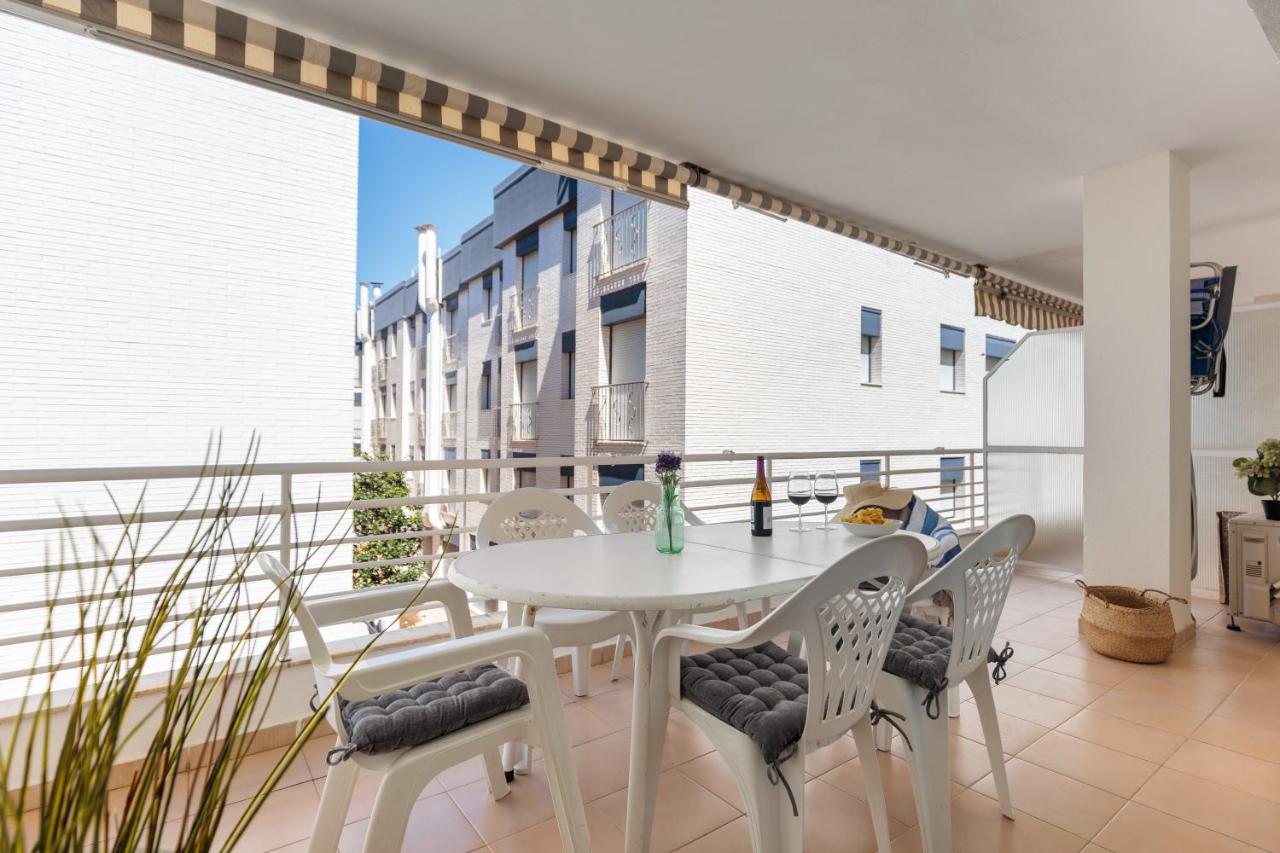 Lets Holidays WHITE APARTMENT with TERRACE, AC, PARKING, NEAR BEACH - Chambres d'hôtes Tossa de Mar