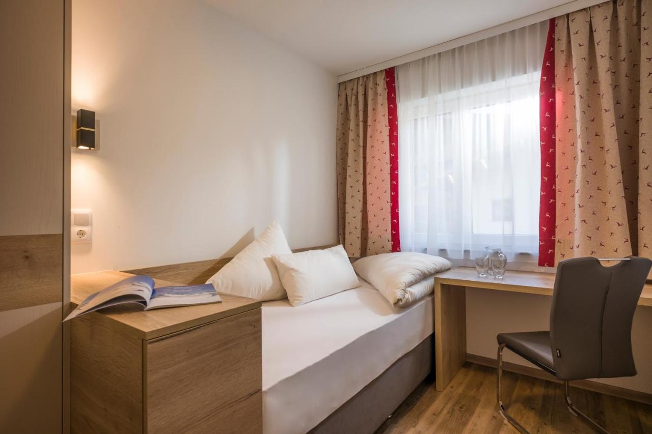 Three-Bedroom Apartment (AlpTirol)