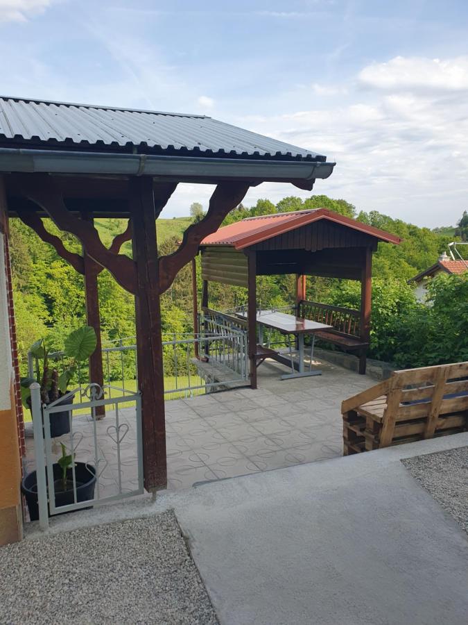Farrmhouse with Goats and Garden - Chambres d'hôtes Frankolovo