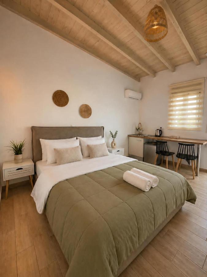 Abuelo Apartment - B&B Artémida