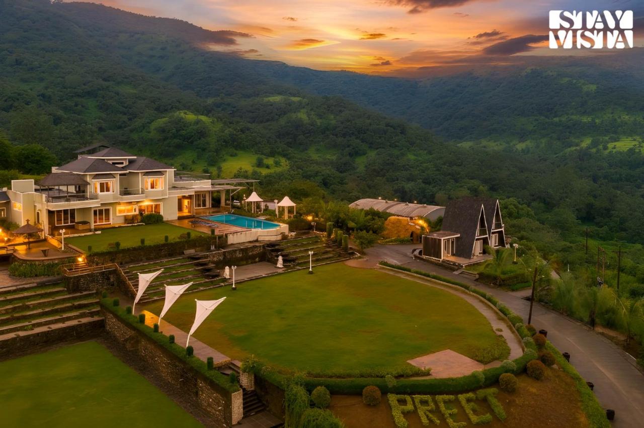 StayVista at PS Infinity Hideout with Pool, theatre - Chambres d'hôtes Pune