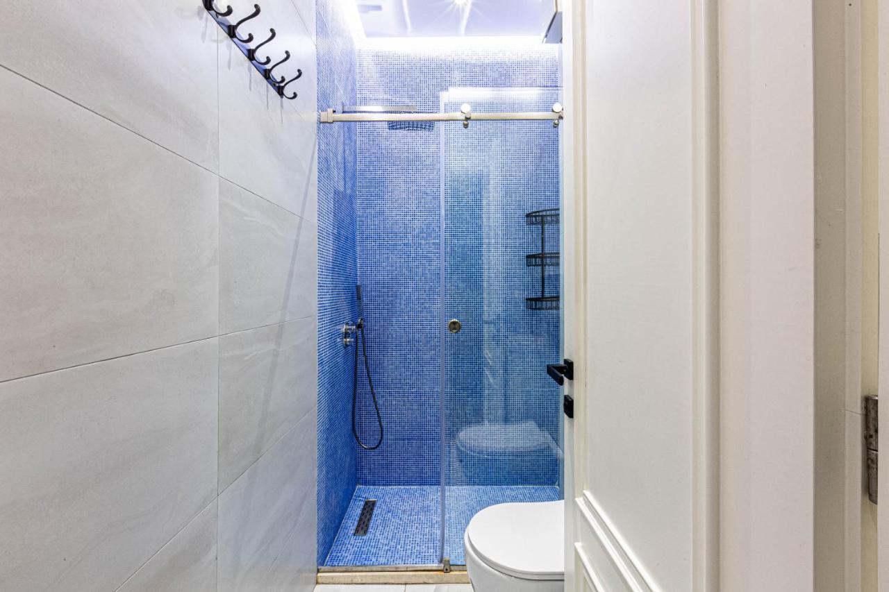 Brownie Luxury 2 Apartment with Balcony Full Kitchen 3 Min to Beach - Chambres d'hôtes Himarë