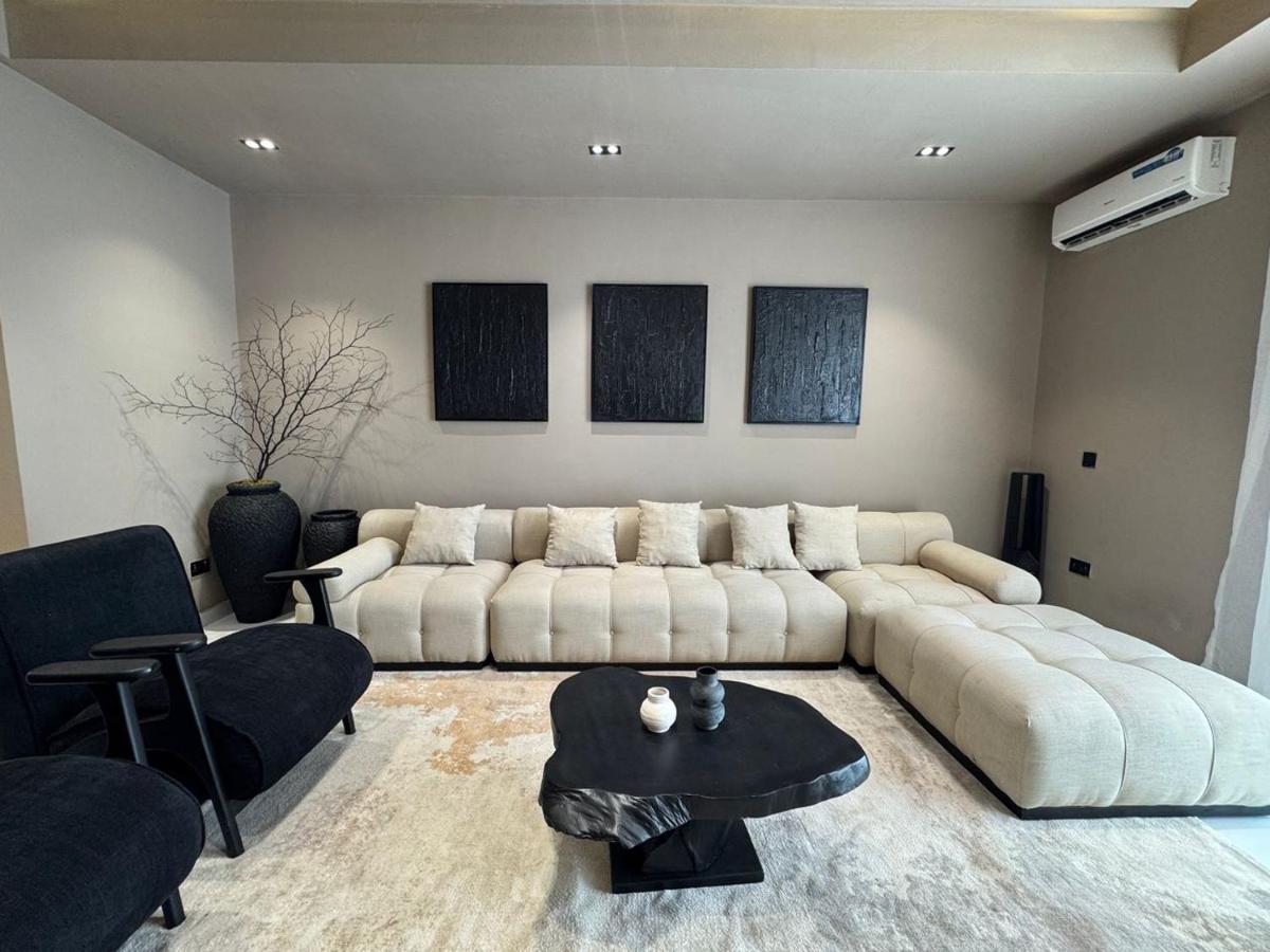 Luxe 2BR in Lekki with 24-7 Power, Pool and Security - Ferienwohnung Lekki