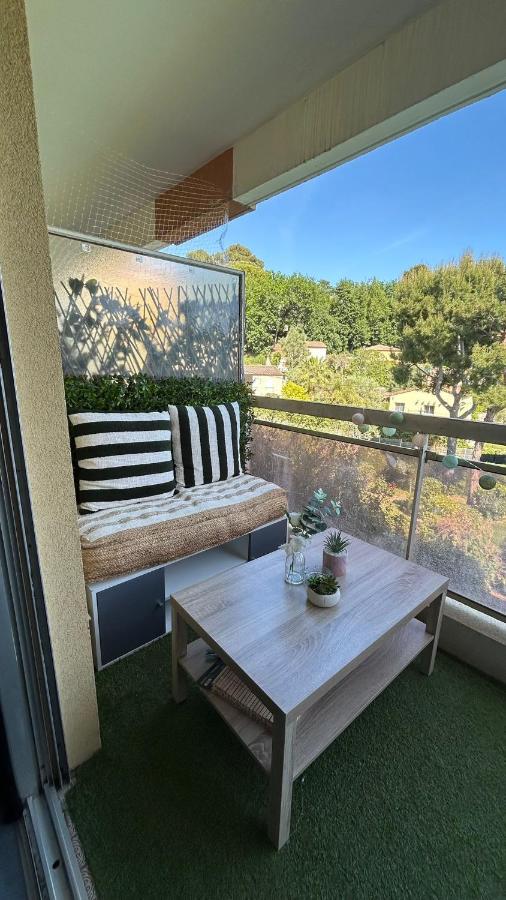 Studio lumineux avec terrasse & piscine - B&B Villeneuve-Loubet