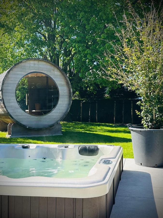 Het Huis - luxury villa near Tomorrowland - Bed and Breakfast Willebroek