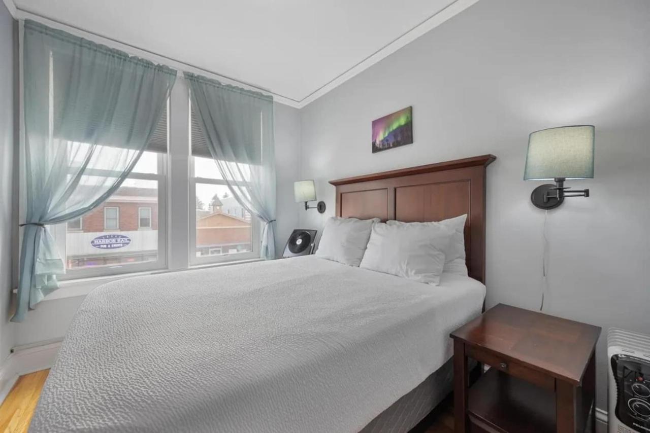 Coldwater Suite Downtown Retreat, 1bed1bath - Ferienwohnung Two Harbors