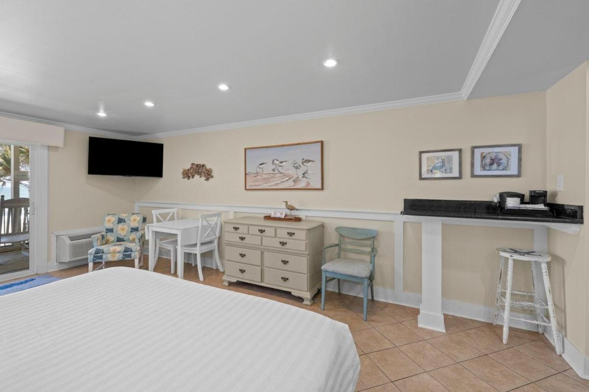 Oceanfront Views King Room with Amenities - B&B Pawleys Island