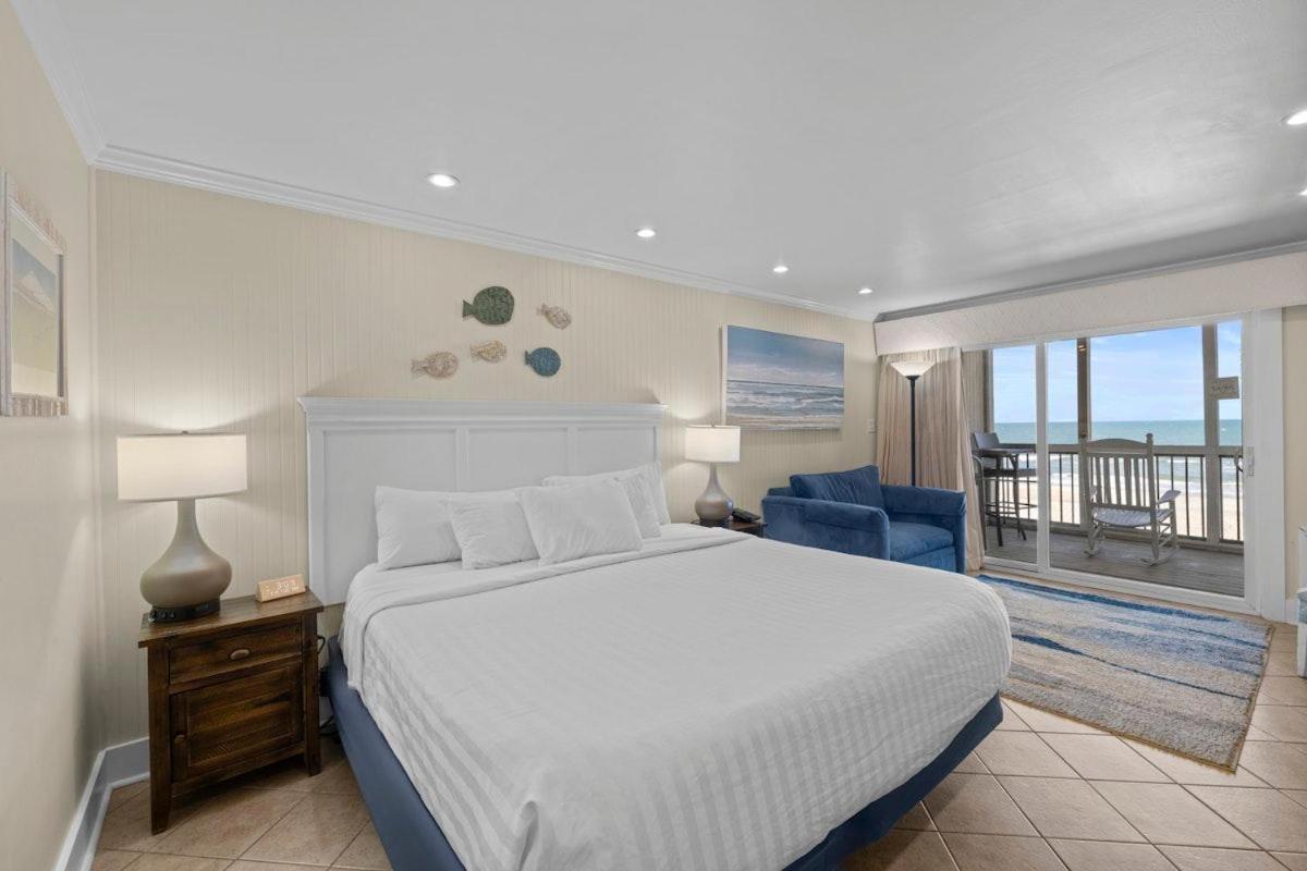 Oceanfront Views King Room with Amenities - B&B Pawleys Island