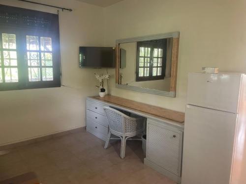 ROUTE DE MOUTTE STUDIO CONFORTABLE proche des hopitaux - B&B Fort-de-France