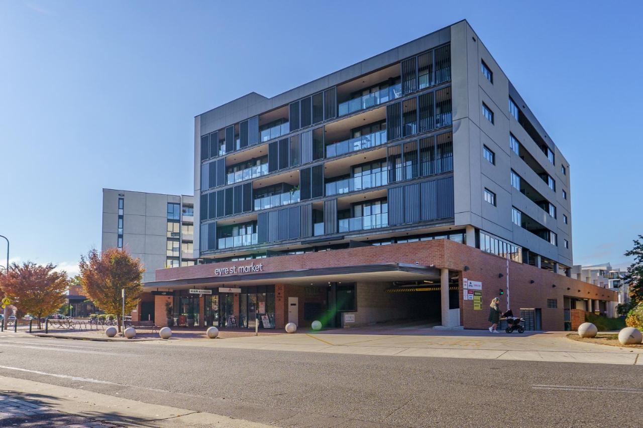 Scandi Apartment Above Kingston Dining, Balconies - Hosted by Canstay - Bed and Breakfast Kingston