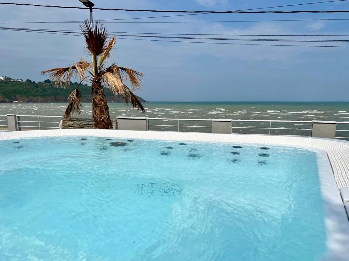 Beach house Maison de plage les pieds dans l eau - B&B Plérin