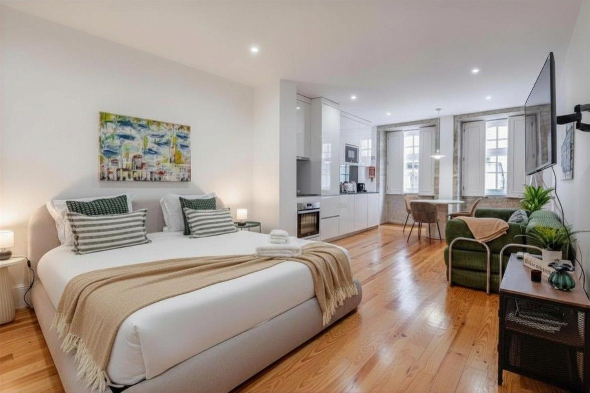Almada Prime IV - B&B Oporto
