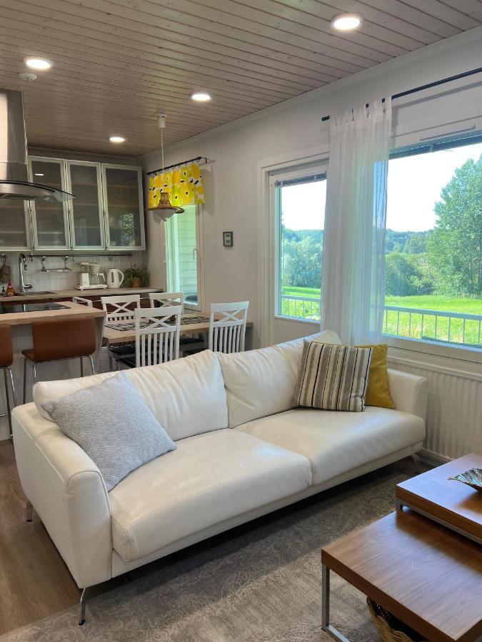 Ateljee -- peaceful one-bedroom apartment by the lake - Bed and Breakfast Oinola