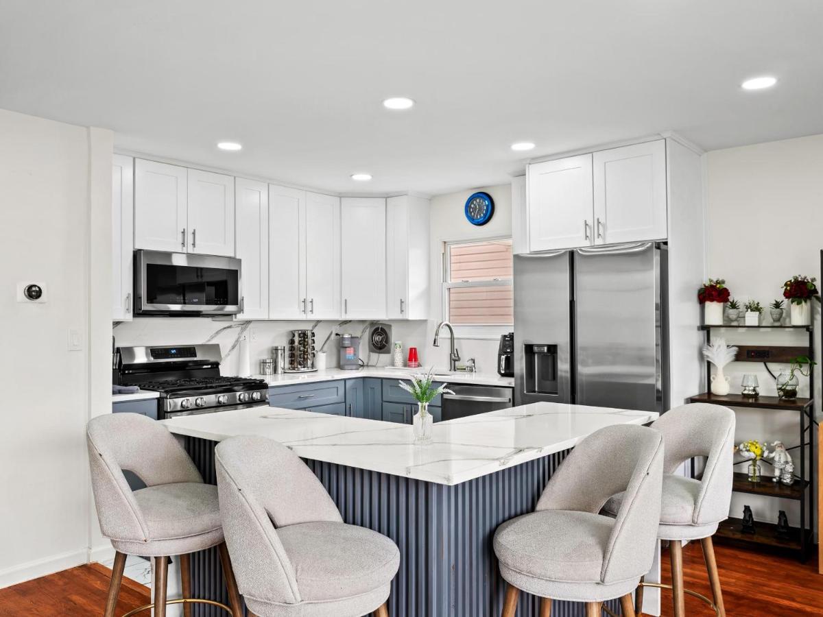 Spacious 3BDR, Newly Renovated, Free Driveway Parking, NYC, EWR - B&B Bayonne