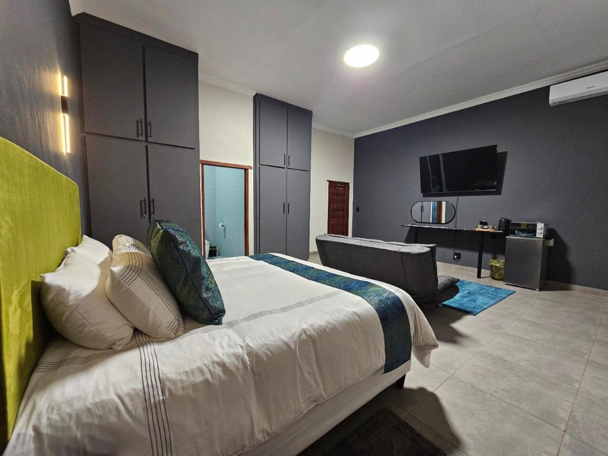 Standard Zimmer mit Kingsize-Bett