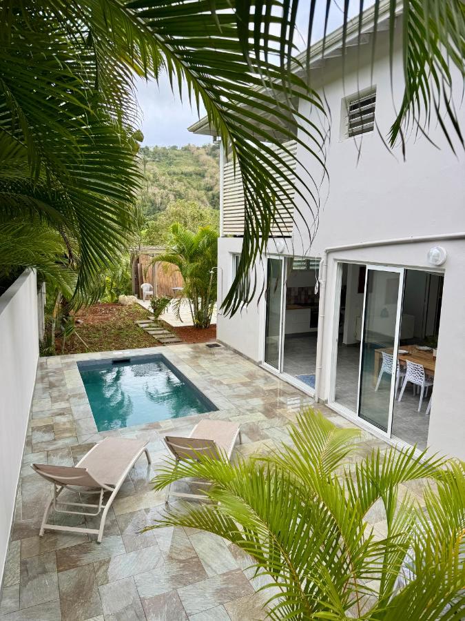 Ti- Zandoli F3 calme, piscine privée tout équipé - Chambres d'hôtes Sainte-Luce