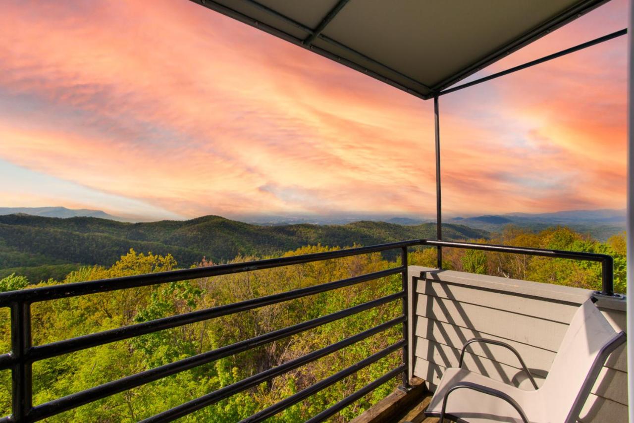 HighView Suites | Hot tub & Pool access! - B&B Gatlinburg