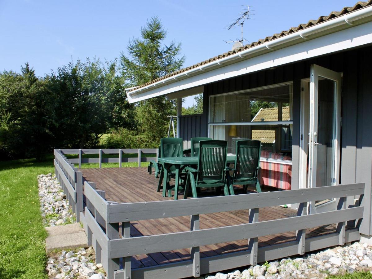 Ferienhaus mit großen Fensterfronten, Terrasse und viel Licht - Ferienwohnung Ebeltoft