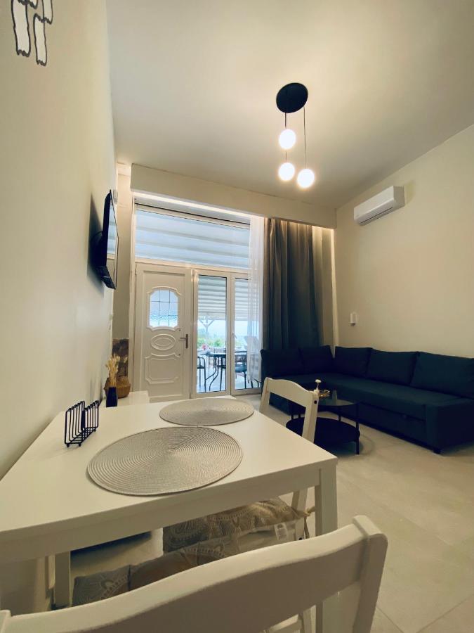 Paradise Apartments - Chambres d'hôtes Vráchos
