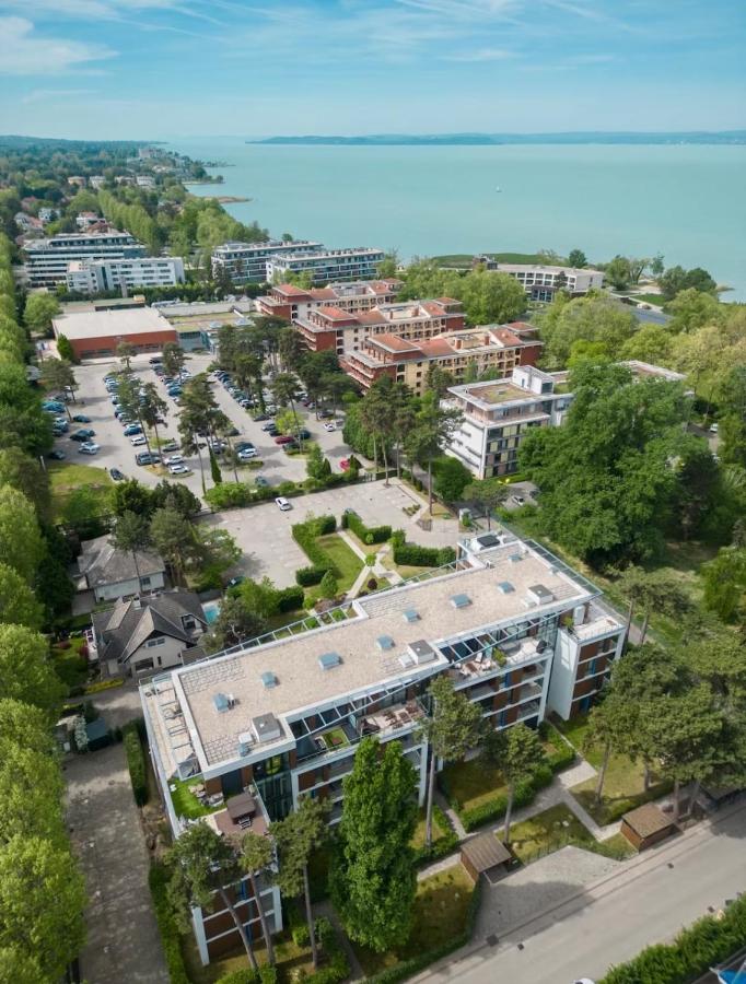 Balaton Skyline Penthouse - Jacuzzi - Beach & Spa - B&B Siófok