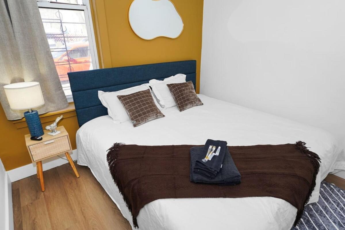 Chicago 3BR King Beds Sleeps 8 Near Humboldt Park - Chambres d'hôtes Chicago