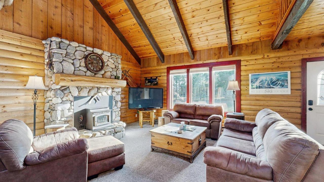 Custom Cabin - Hot Tub Near McCall & Brundage - Chambres d'hôtes McCall