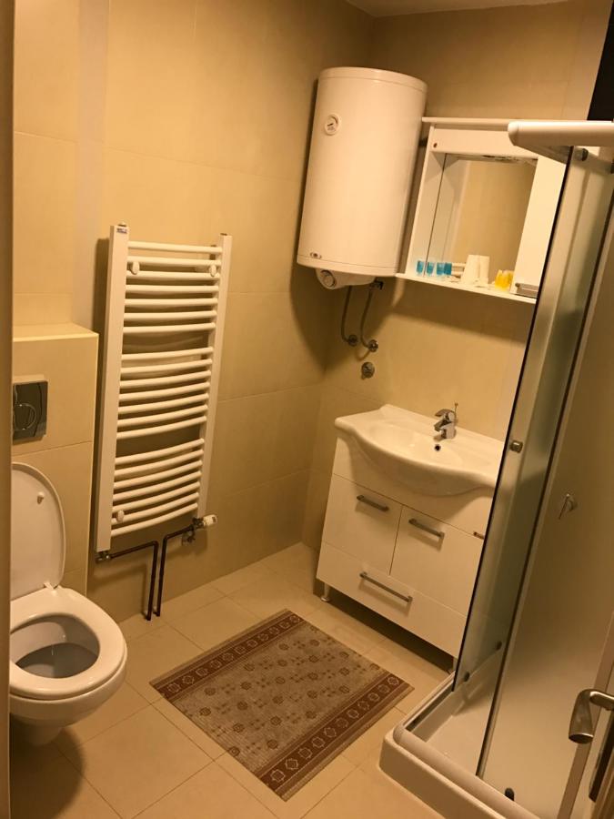 Camera Tripla Classic