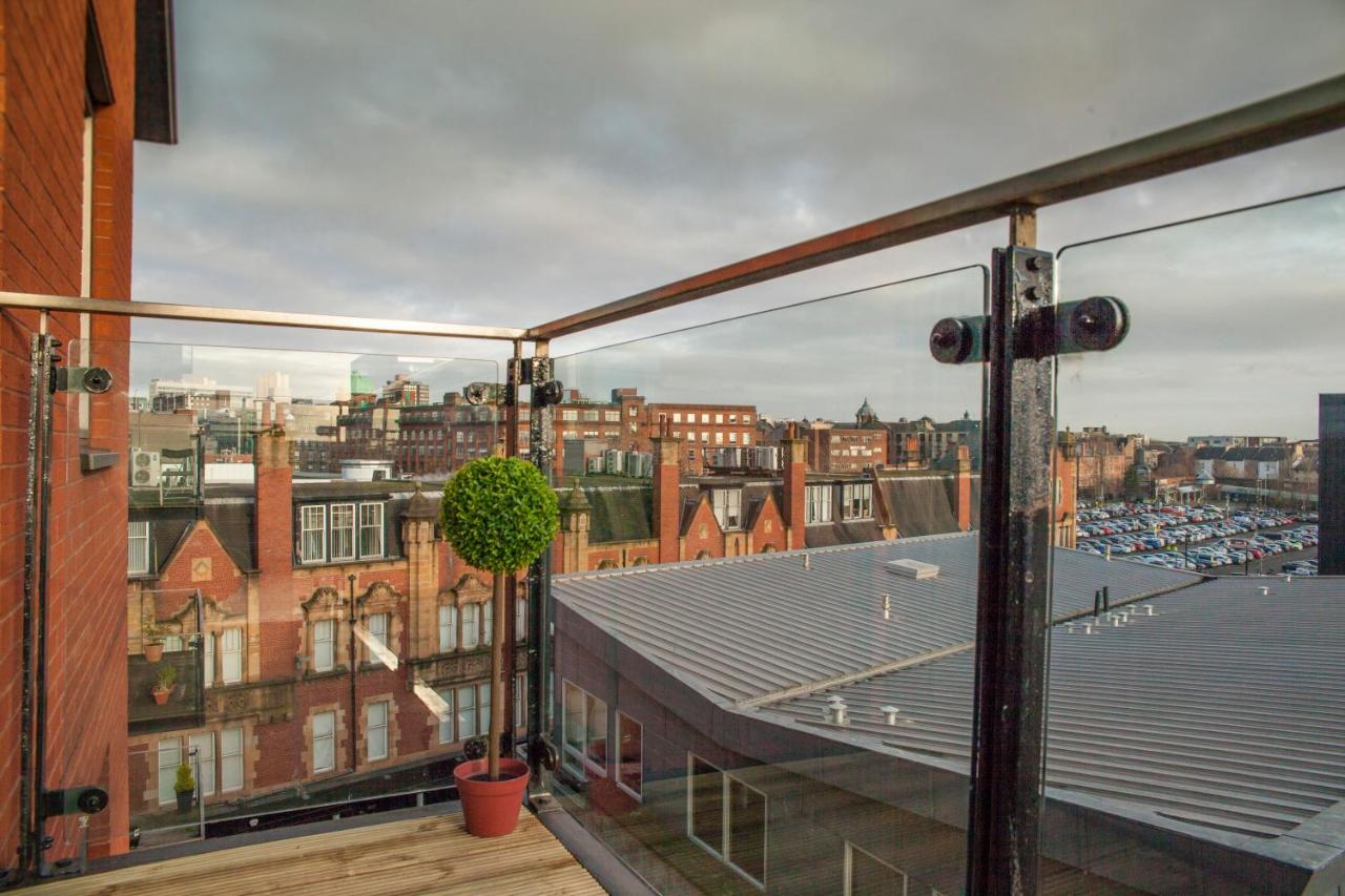 CITY CENTRE APARTMENT with Free Secure Underground Parking - Chambres d’hôtes