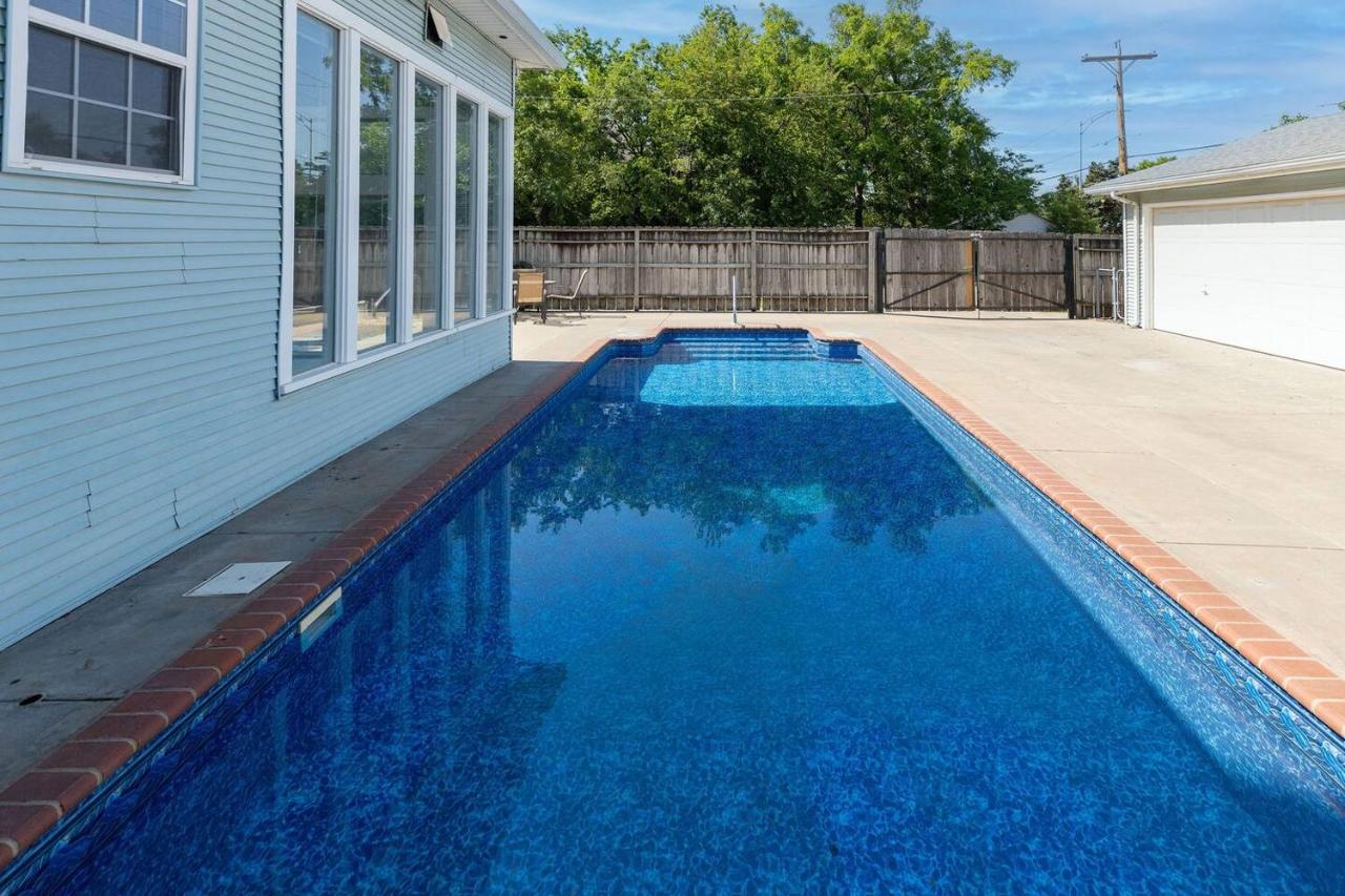 Game Room, Home Gym, & Private Patio W/ Pool! - B&B Wichita