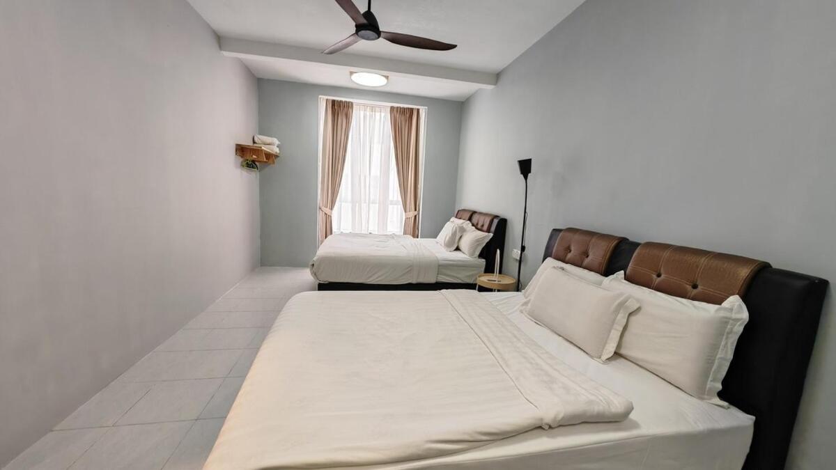 W302WarmStay at at EmeraldAvenueBrinchang 11Pax3BR2PWiFiGames - Chambres d'hôtes Brinchang