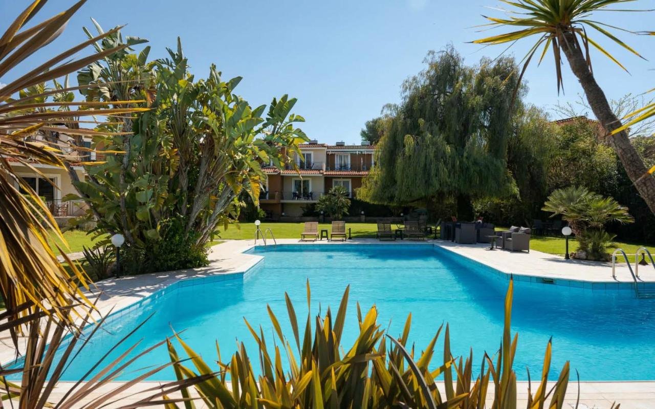 Megusta Apartments Selianitika - Poolside Escape - B&B Selianítika