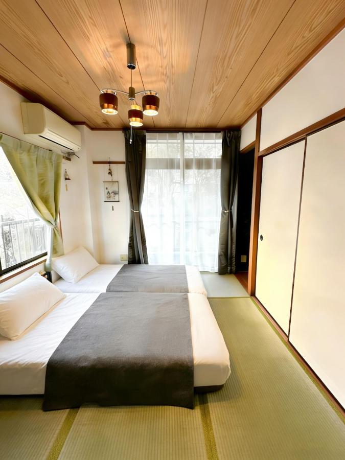Largo Apartment Near Ikebukuro with 2 Bedrooms and 1 Living Room Newly Renovated Private Bedroom and Bathroom 6 minutes direct to Ikebukuro, near Shinjuku Shibuya Free Wi-Fi - Chambres d'hôtes Tokyo