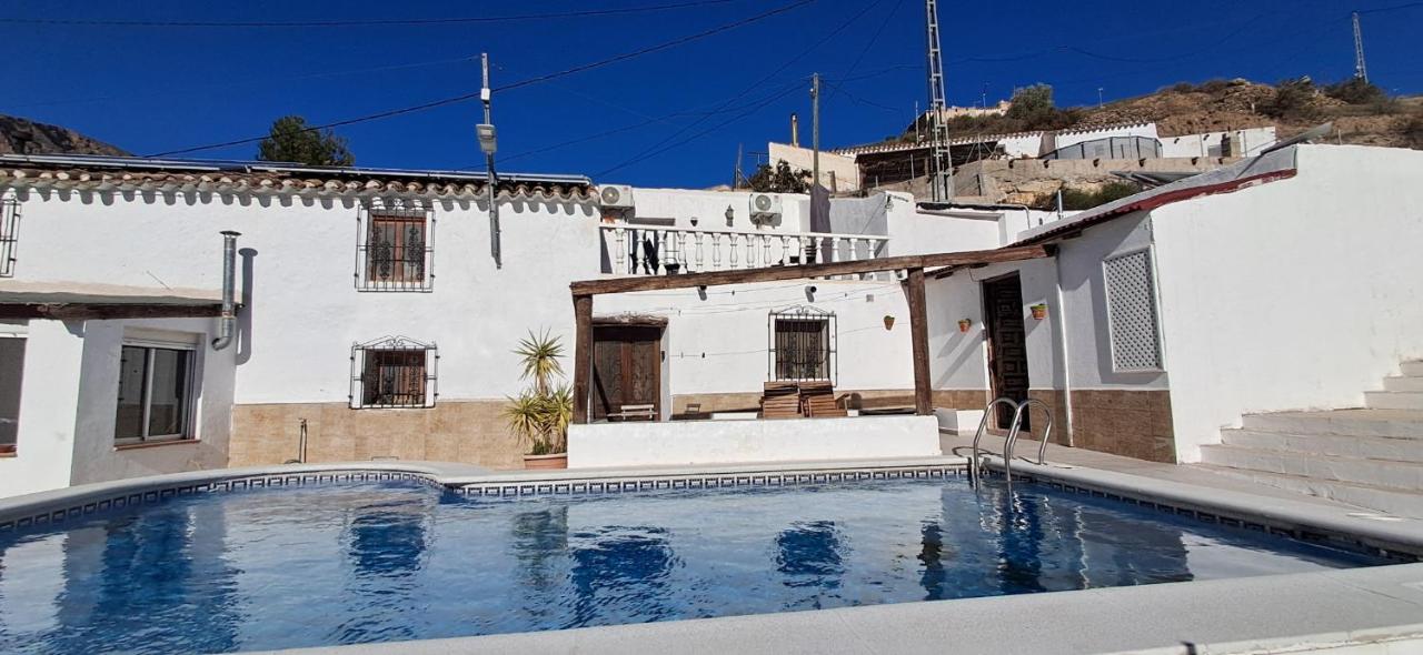 Casa Tomaddi - House & apartment with private pool & games room - B&B El Margen
