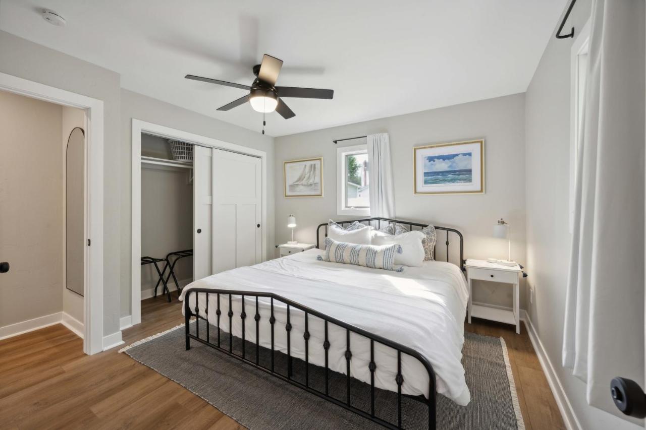 Serenity on Strauss 400 - Cozy Duplex in Prime Location - B&B Green Lake