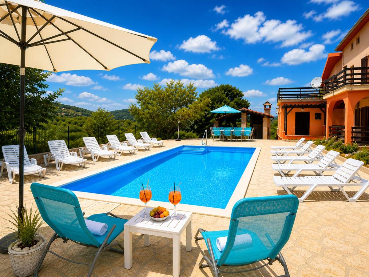 Apartment Luce - Pool & BBQ - peaceful and private retreat near Šibenik - Chambres d'hôtes Sibenik