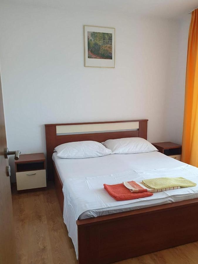 Appartamento con 2 Camere da Letto e Balcone