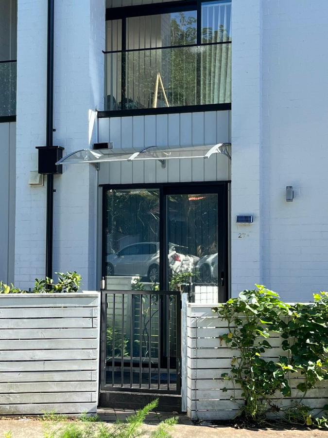 Modern Private Studio Auckland-Private Entrance-Free Parking-Near CBD - B&B Auckland