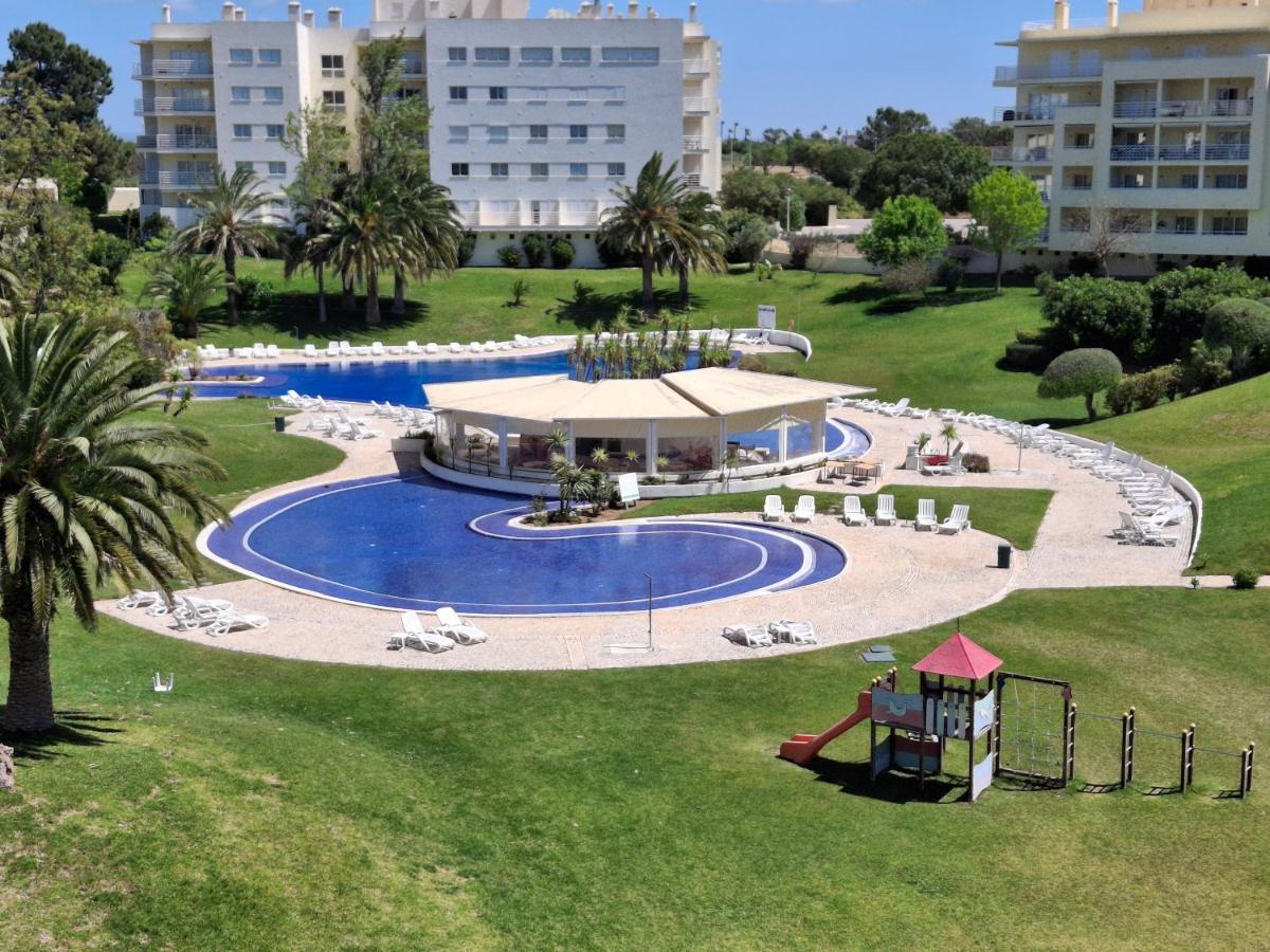 Appart ensoleillé balcon et piscine, proche plages - Chambres d'hôtes Alvor