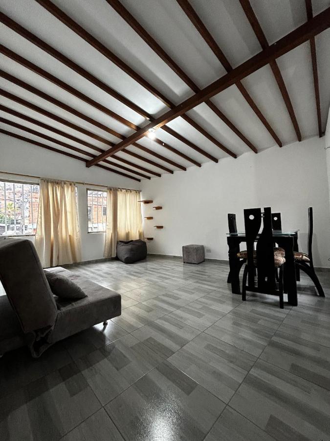 Spacious Family Apt near Subway - B&B Medellín
