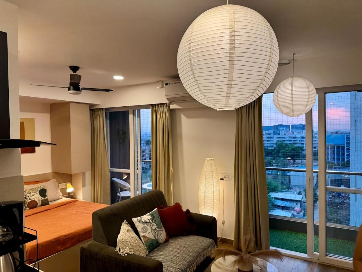01 Stays Sunset Haven - Near Airport and Symbiosis with City Views - Chambres d'hôtes Pune