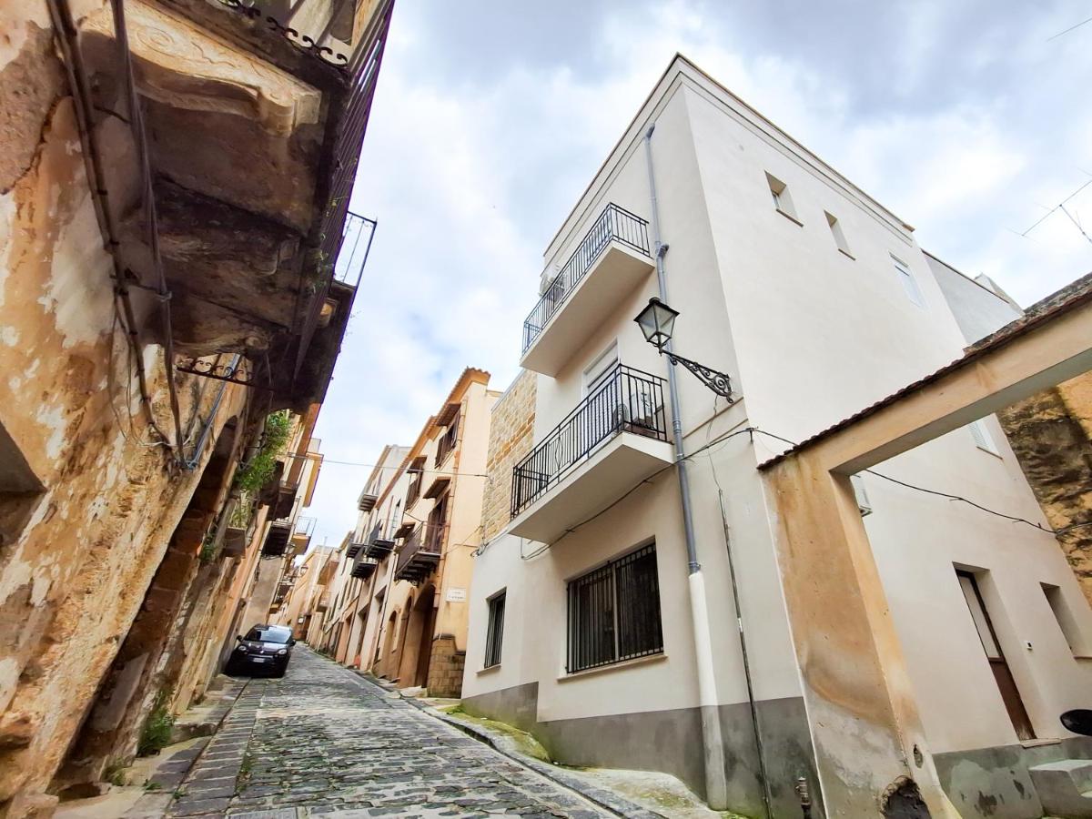 Casa Amici & Famiglia by Biddizzi Rari - nuovissime Camere nel Centro di Sambuca di Sicilia - Chambres d'hôtes Sambuca di Sicilia
