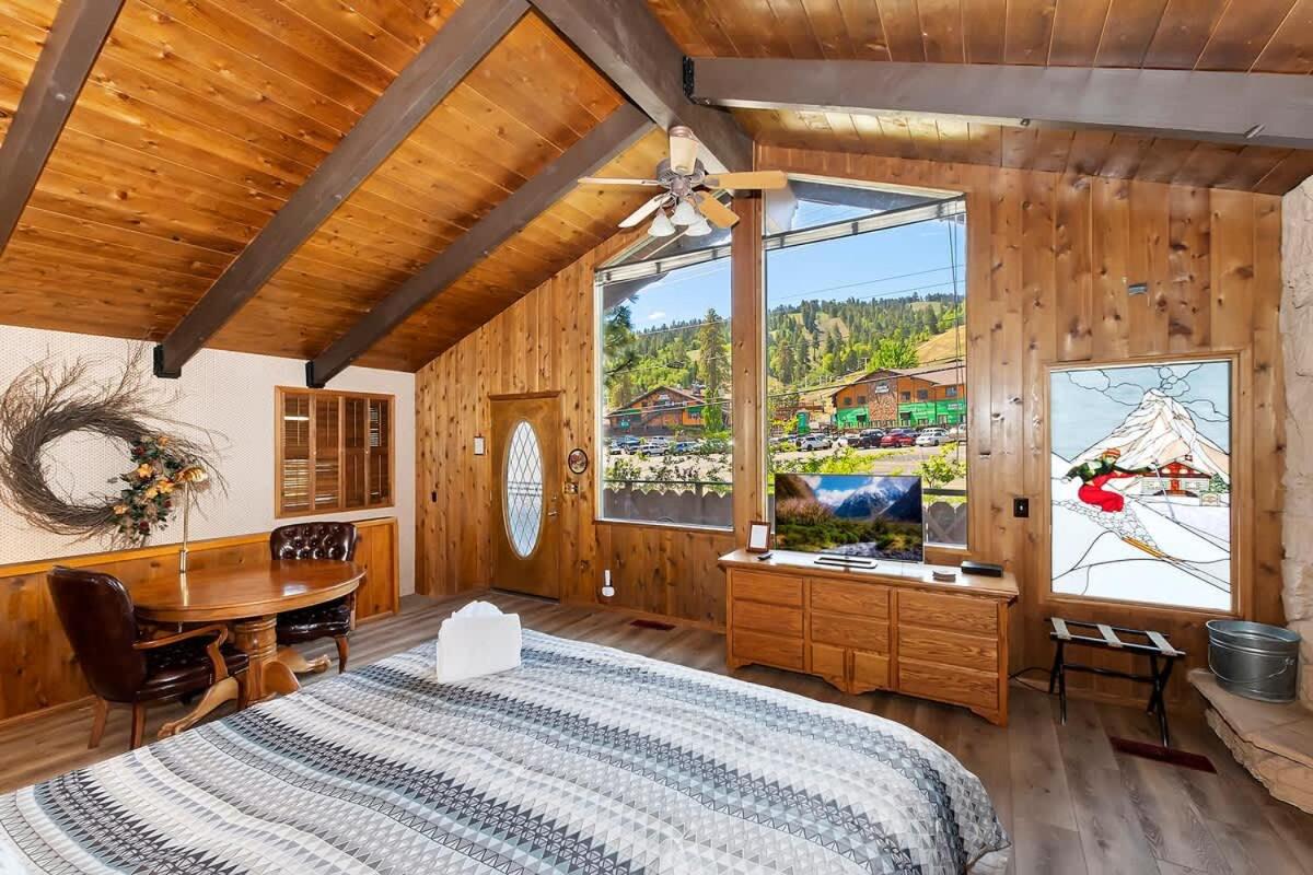 Swiss Mansion Snow Summit Private Entrance - B&B Big Bear Lake