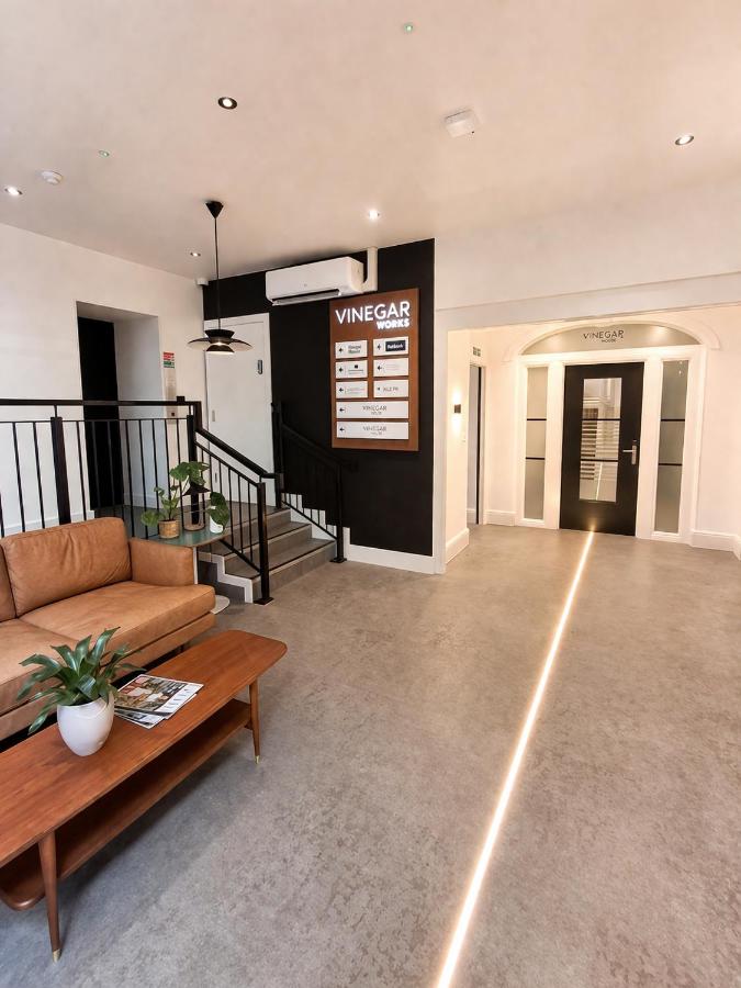 Stylish Studio at Vinegar Works Opposite Station Perfect for Business Stays - Sleeps 2 - B&B Worcester