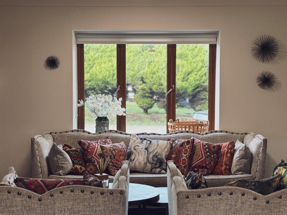 Meadow View Villa - 7-Bedroom Luxury Villa with Hot Tub - The Etive Estate - Chambres d'hôtes Taynuilt